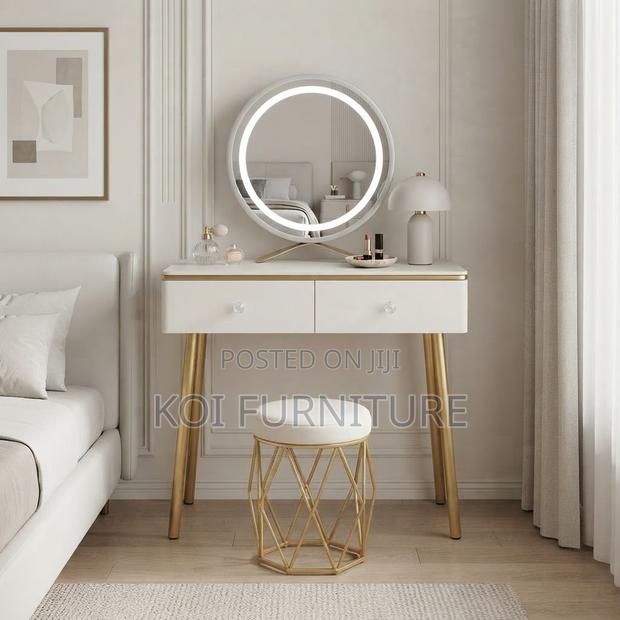 Dresers; Golden White Class Dressing Room Vanity Set