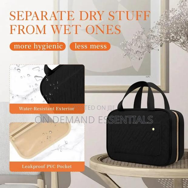 Hanging Large Capacity Travel Toiletry Bag/ Make Up Bag - thumbnail 4