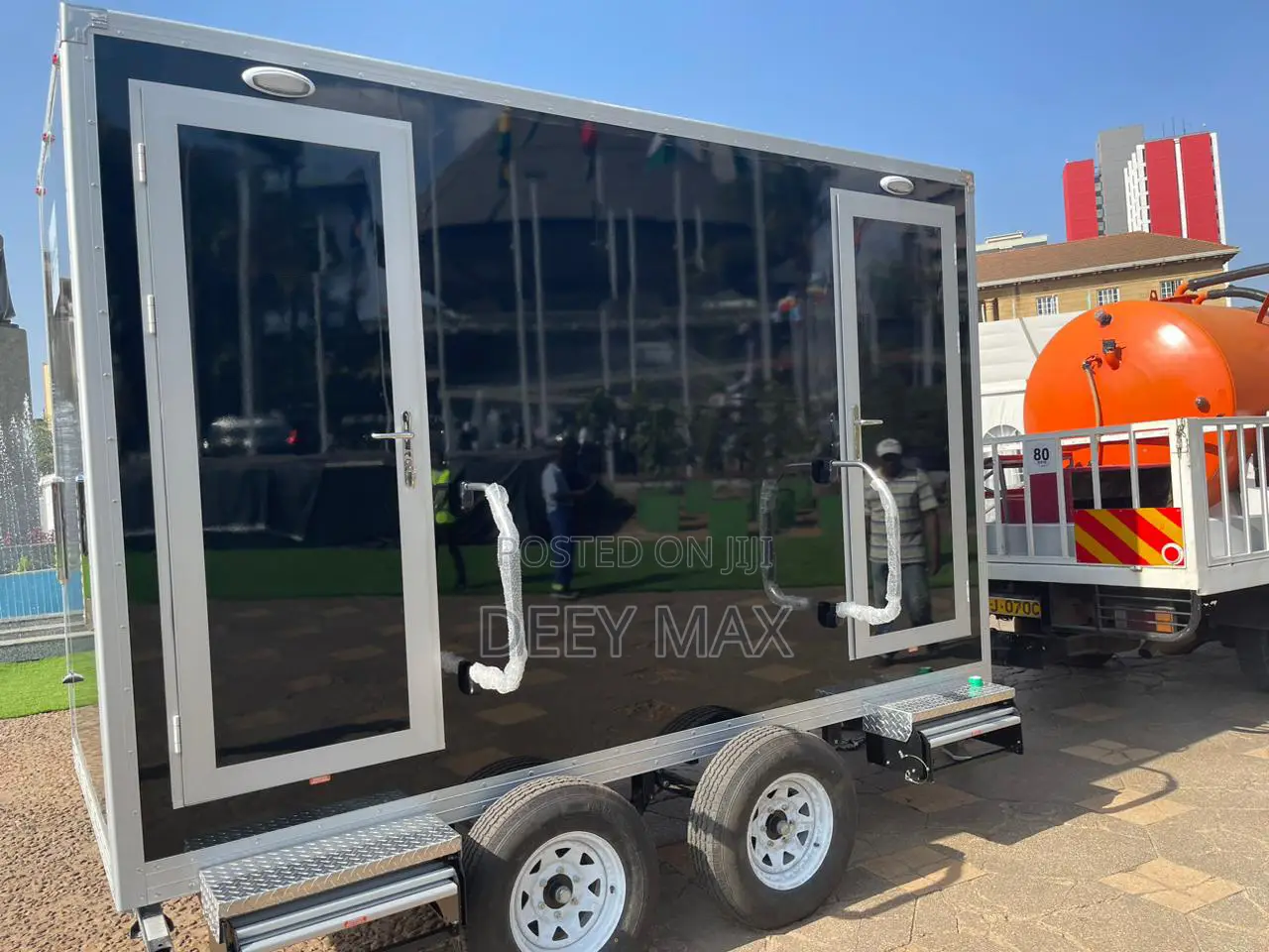 Vvip / Executive Portable Trailer Toilets for Hire