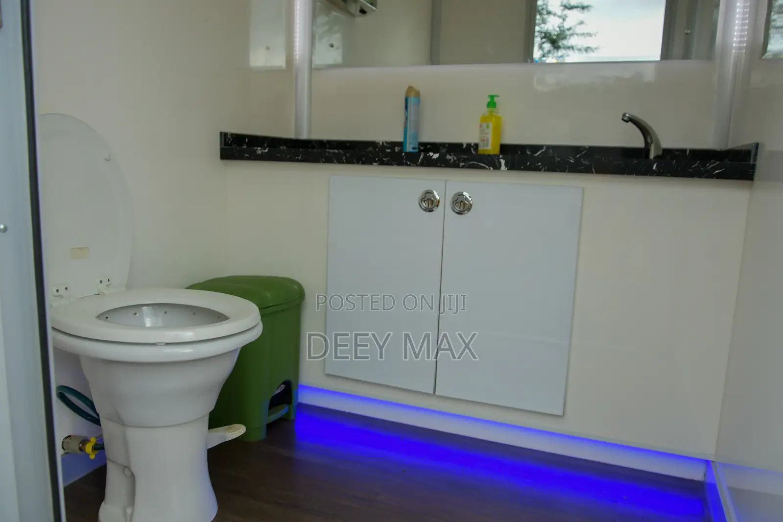 Vvip / Executive Portable Trailer Toilets for Hire