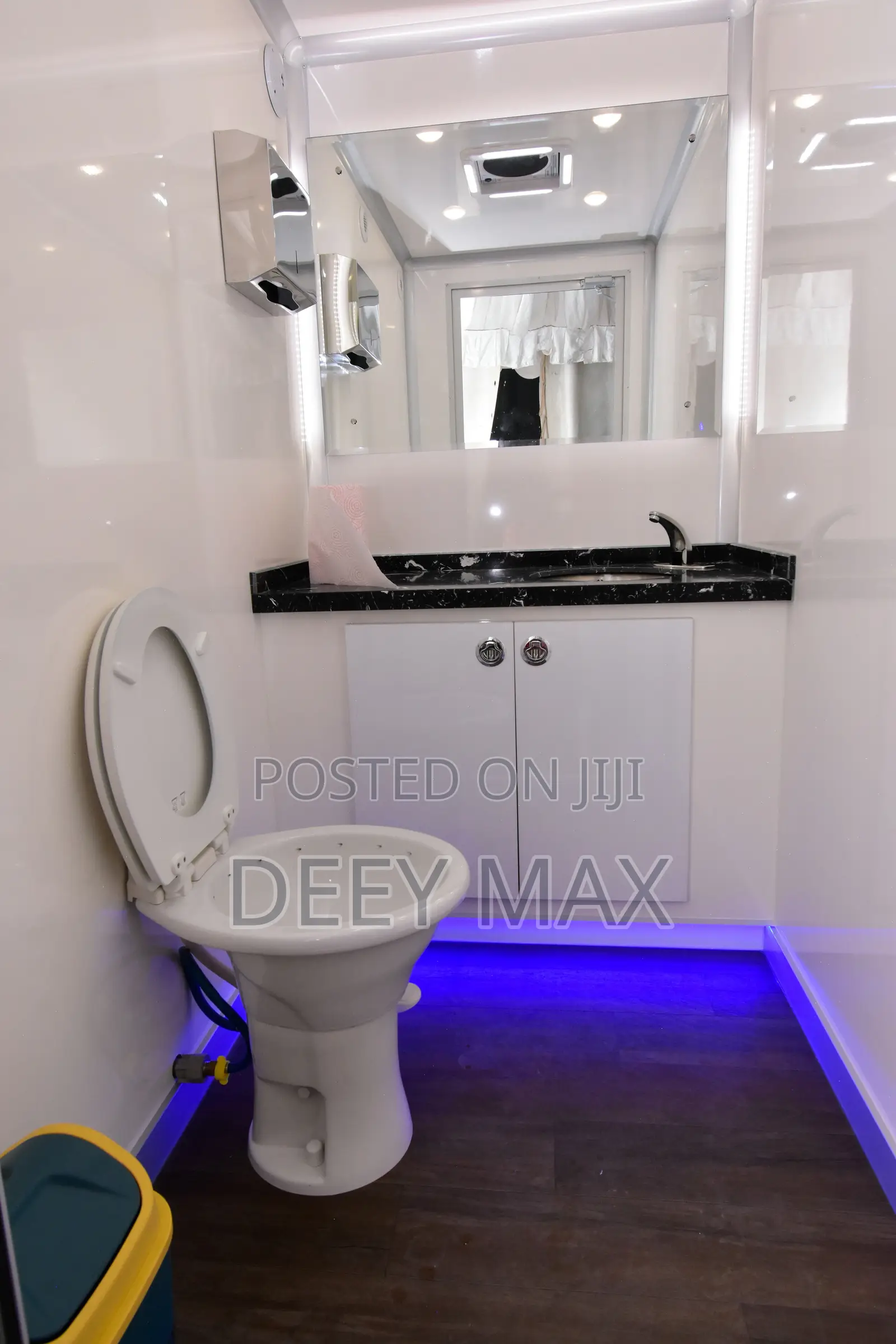 Vvip / Executive Portable Trailer Toilets for Hire
