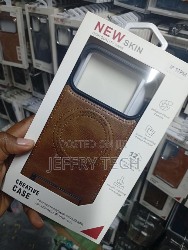 Smartphone Protective Case Designed for the iPhone 17 Pro Max - thumbnail 2