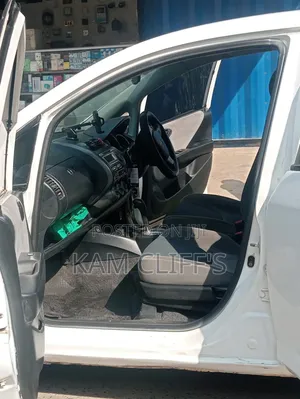 Honda Fit 2006 White