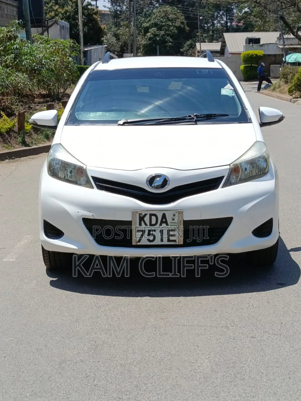 Toyota Vitz 2013 White