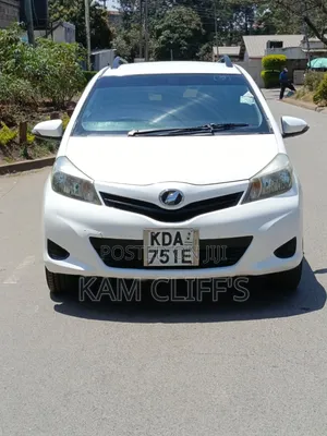 Toyota Vitz 2013 White