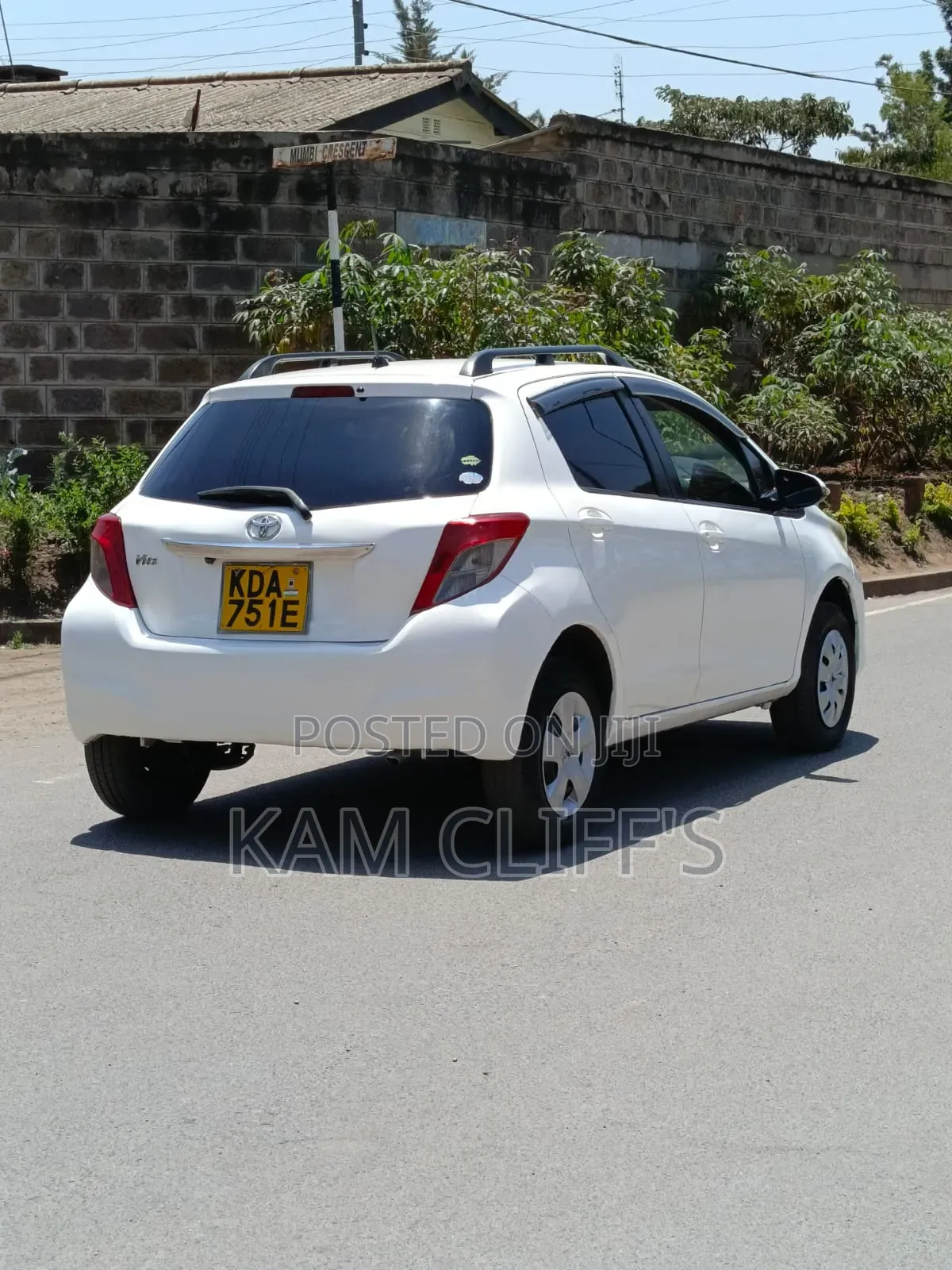 Toyota Vitz 2013 White