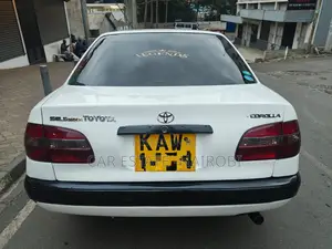 Toyota Corolla Sedan 2003 White