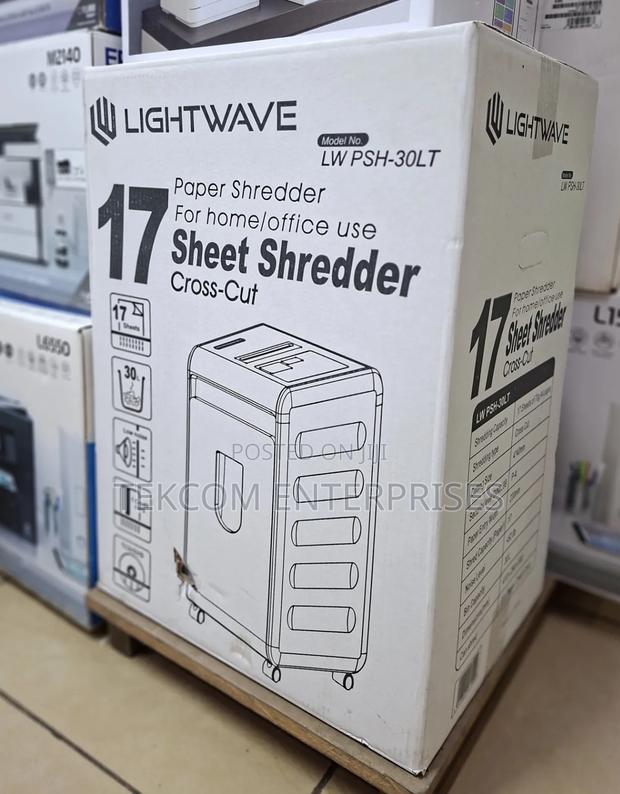 Lightwave Paper Shredder 17 Sheets Cross Cut - main view