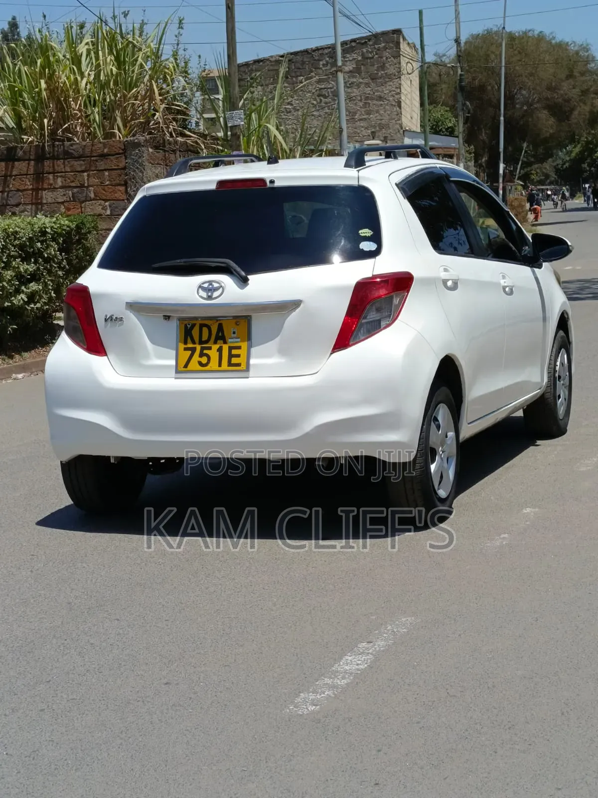 Toyota Vitz 2013 White