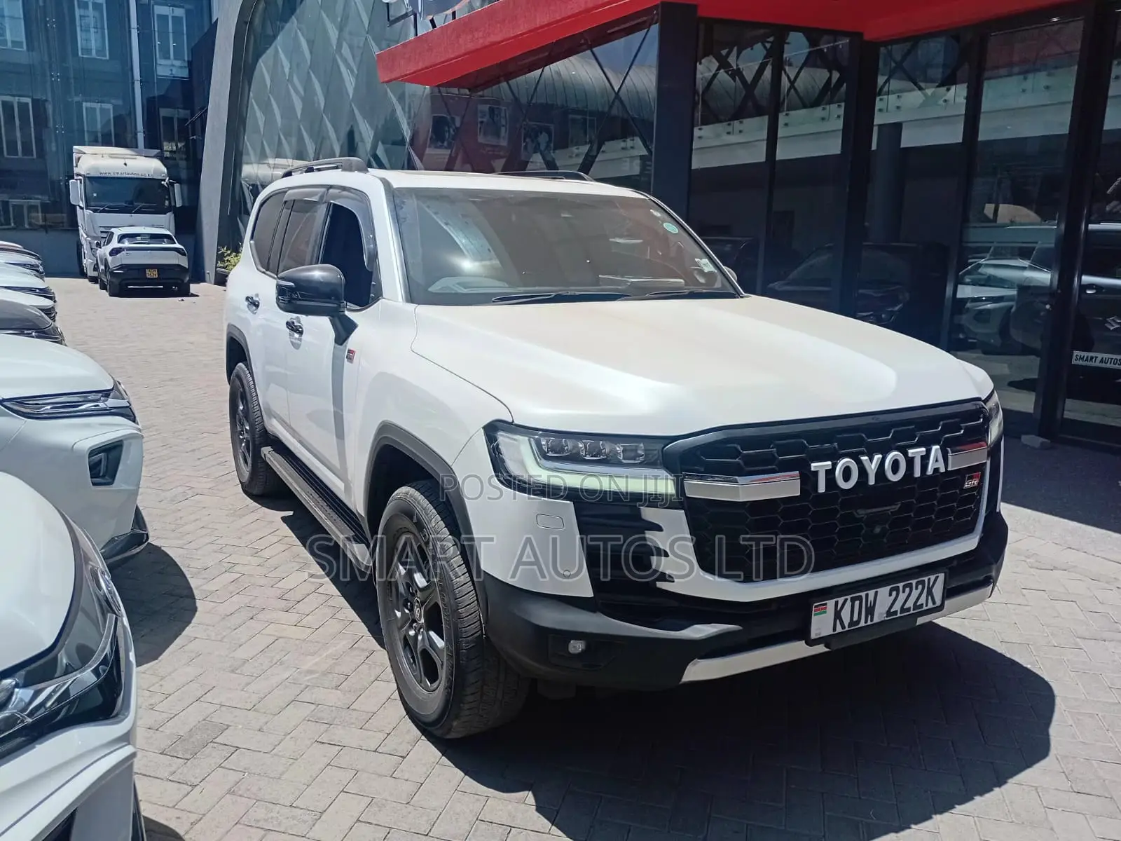 Toyota Land Cruiser LC300 2022 White