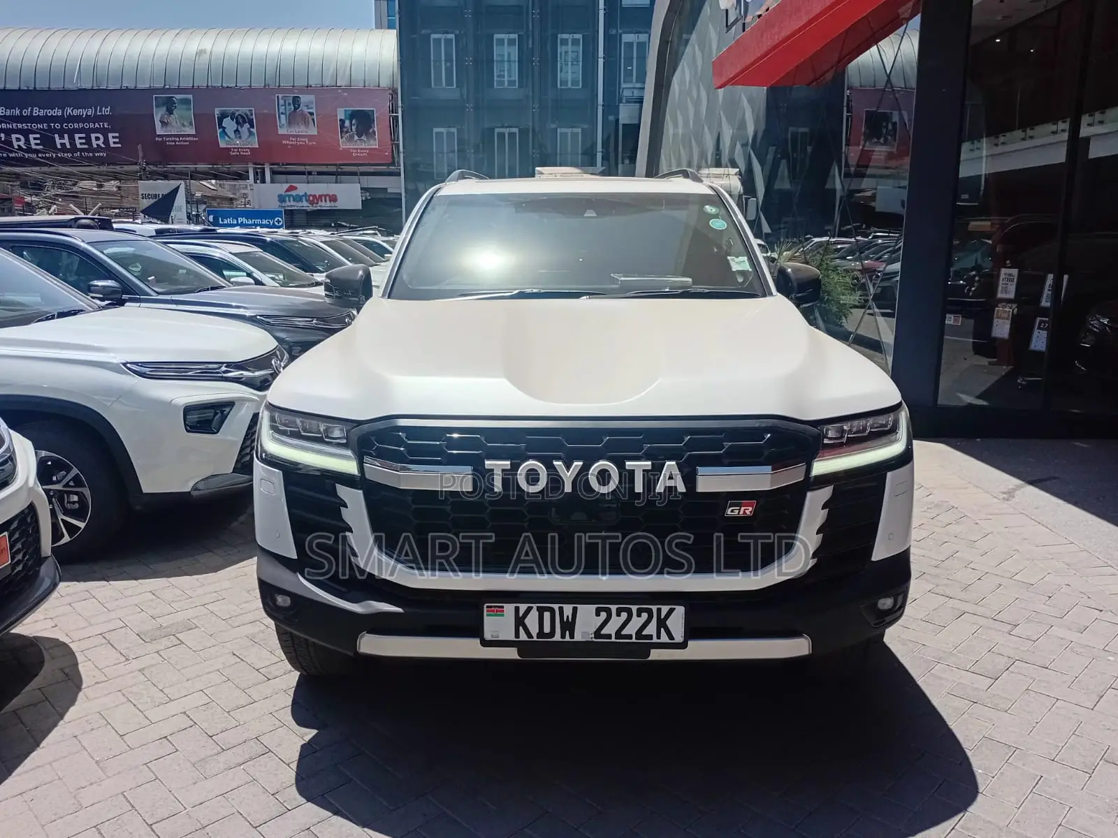 Toyota Land Cruiser LC300 2022 White