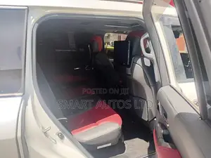 Toyota Land Cruiser LC300 2022 White