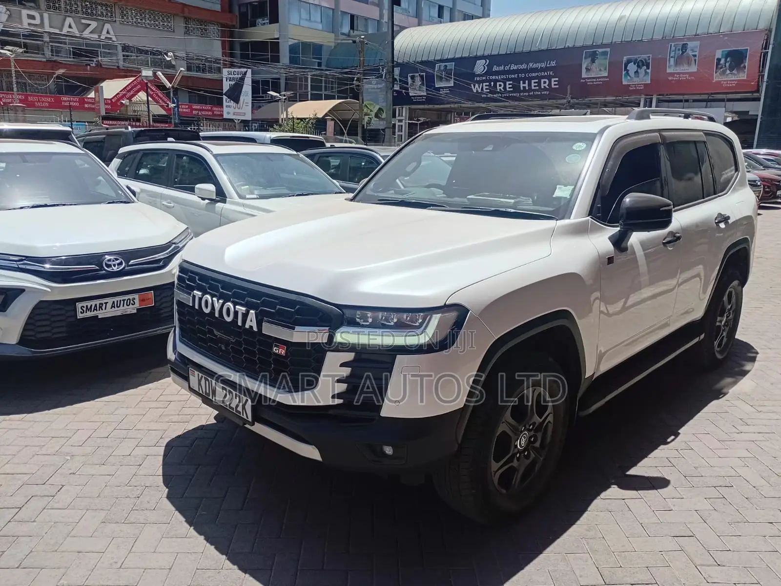 Toyota Land Cruiser LC300 2022 White