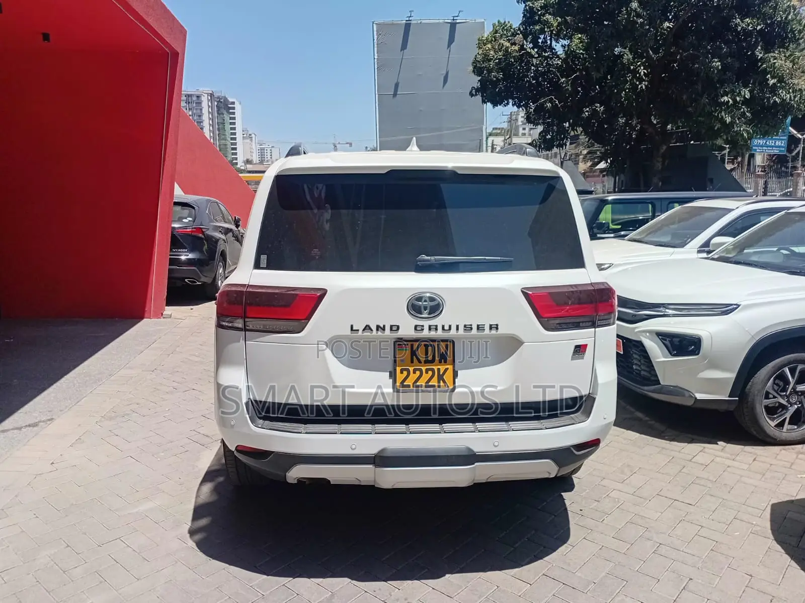 Toyota Land Cruiser LC300 2022 White