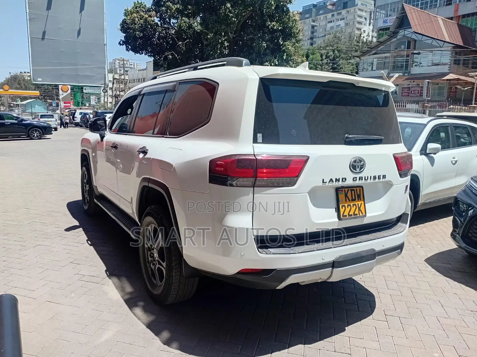 Toyota Land Cruiser LC300 2022 White