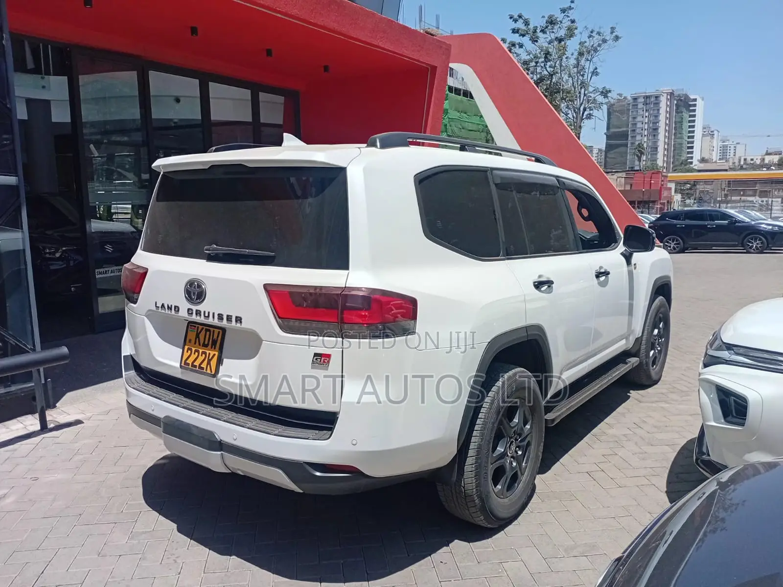 Toyota Land Cruiser LC300 2022 White