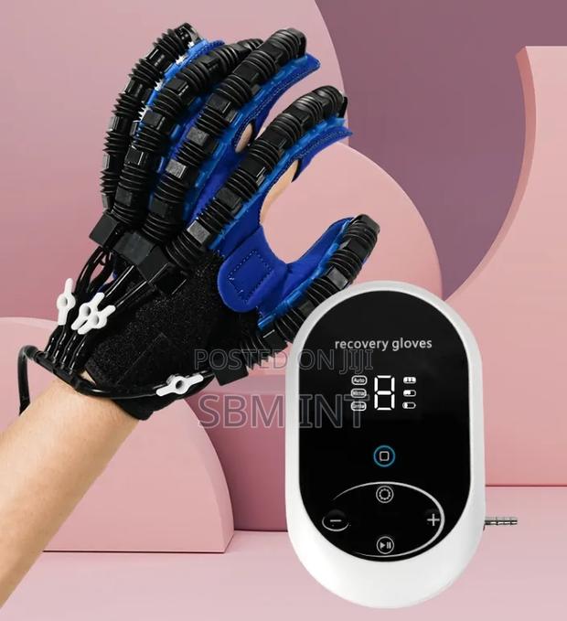 Pneumatic Robot Hand for Stroke