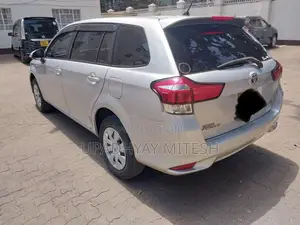 Toyota Corolla Fielder 2016 Silver