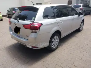 Toyota Corolla Fielder 2016 Silver