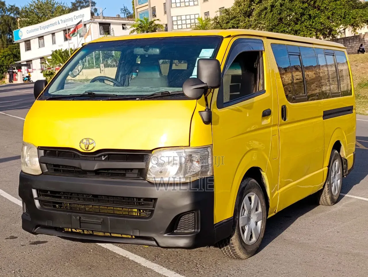 Toyota HiAce 2014 Yellow