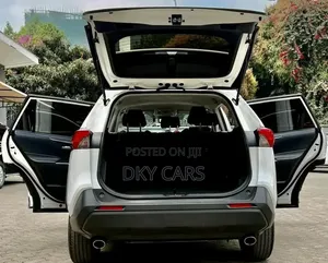 Toyota RAV4 2019 White