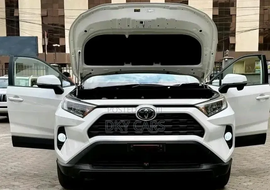 Toyota RAV4 2019 White