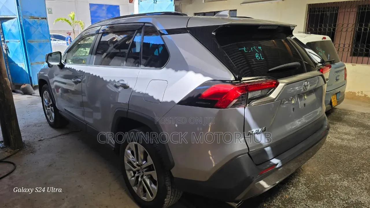 Toyota RAV4 2019 Silver
