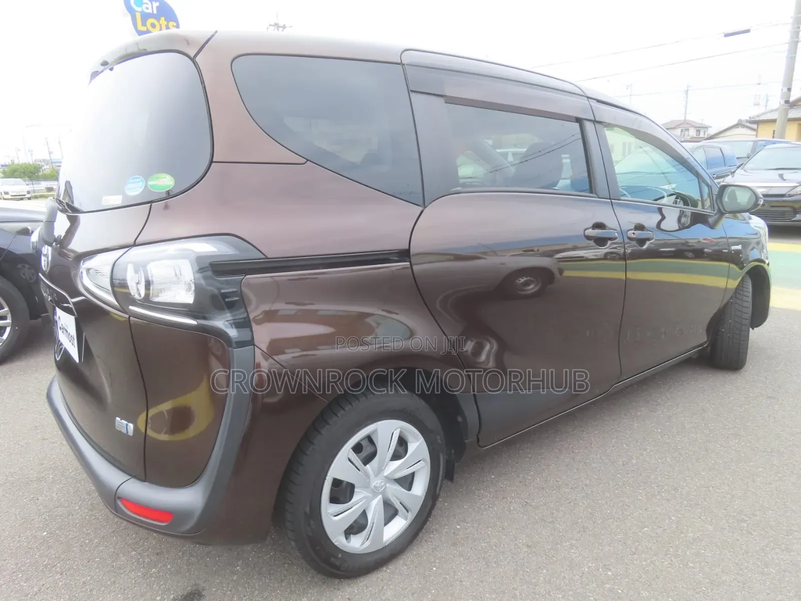 Toyota Sienta 2019 Brown