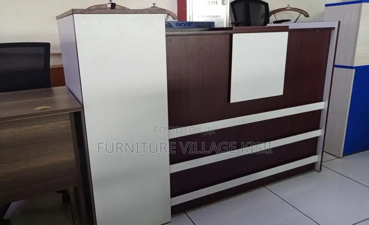 Office Furniture': Modern Reception Desk