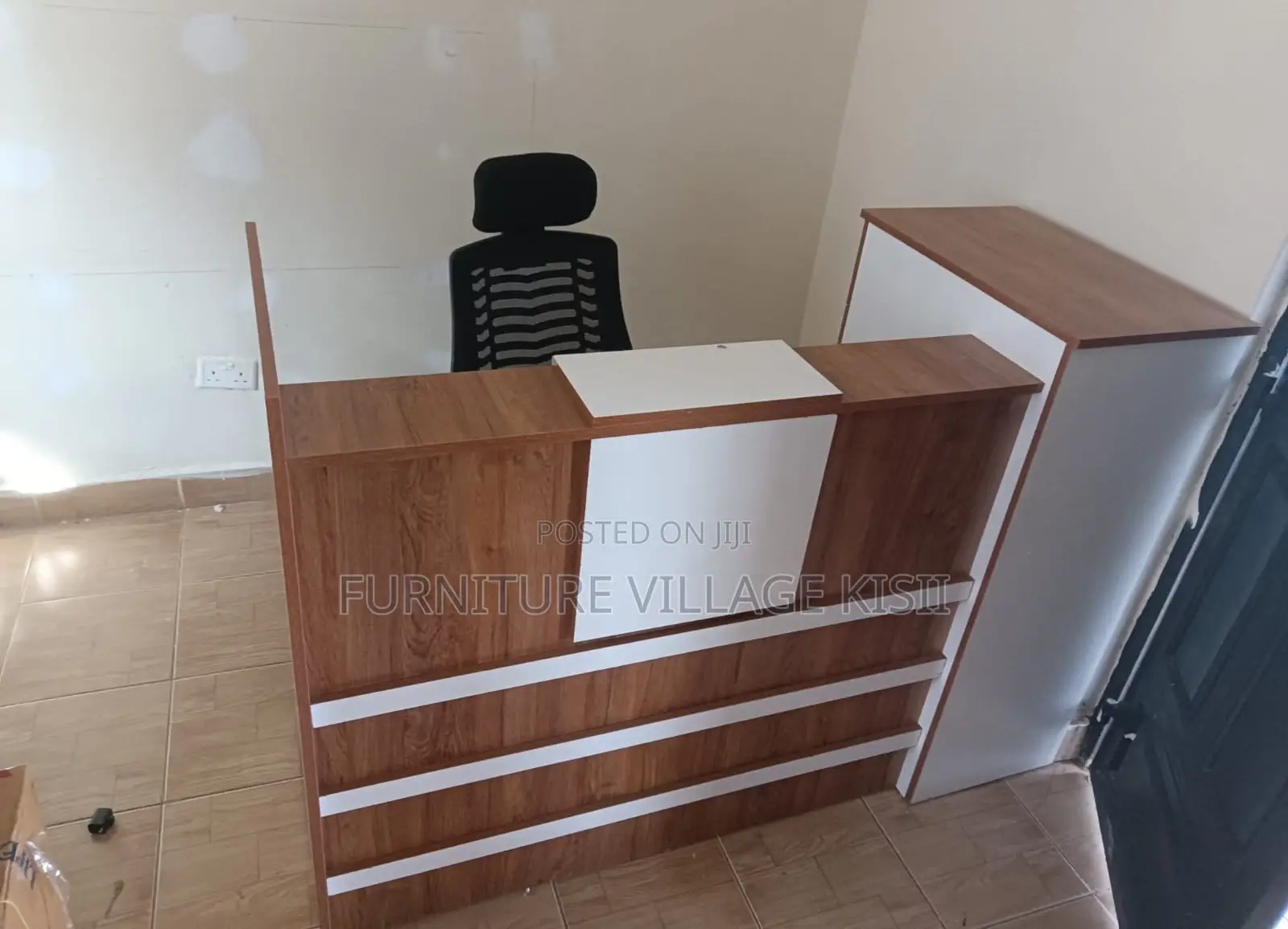 Office Furniture': Modern Reception Desk