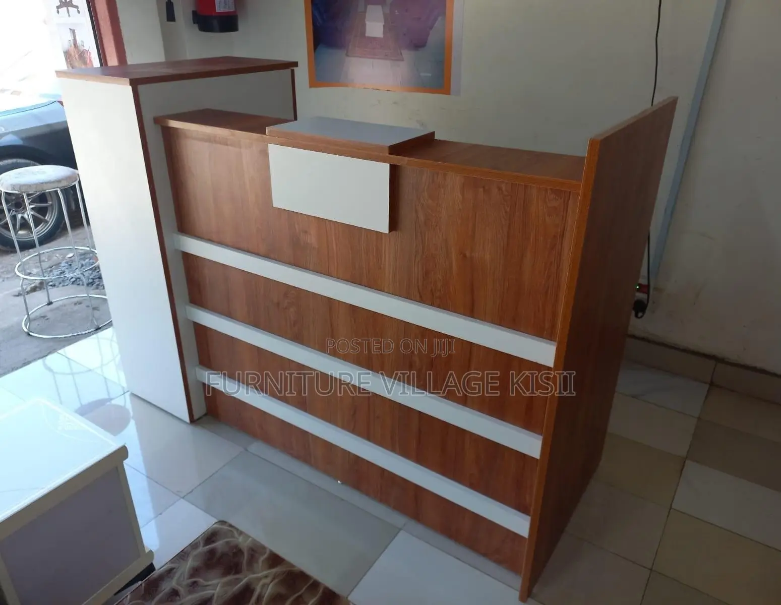 Office Furniture': Modern Reception Desk
