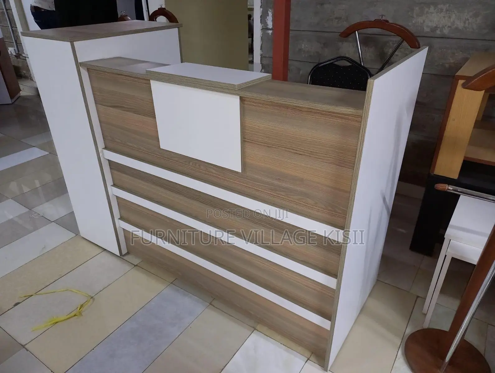 Office Furniture': Modern Reception Desk