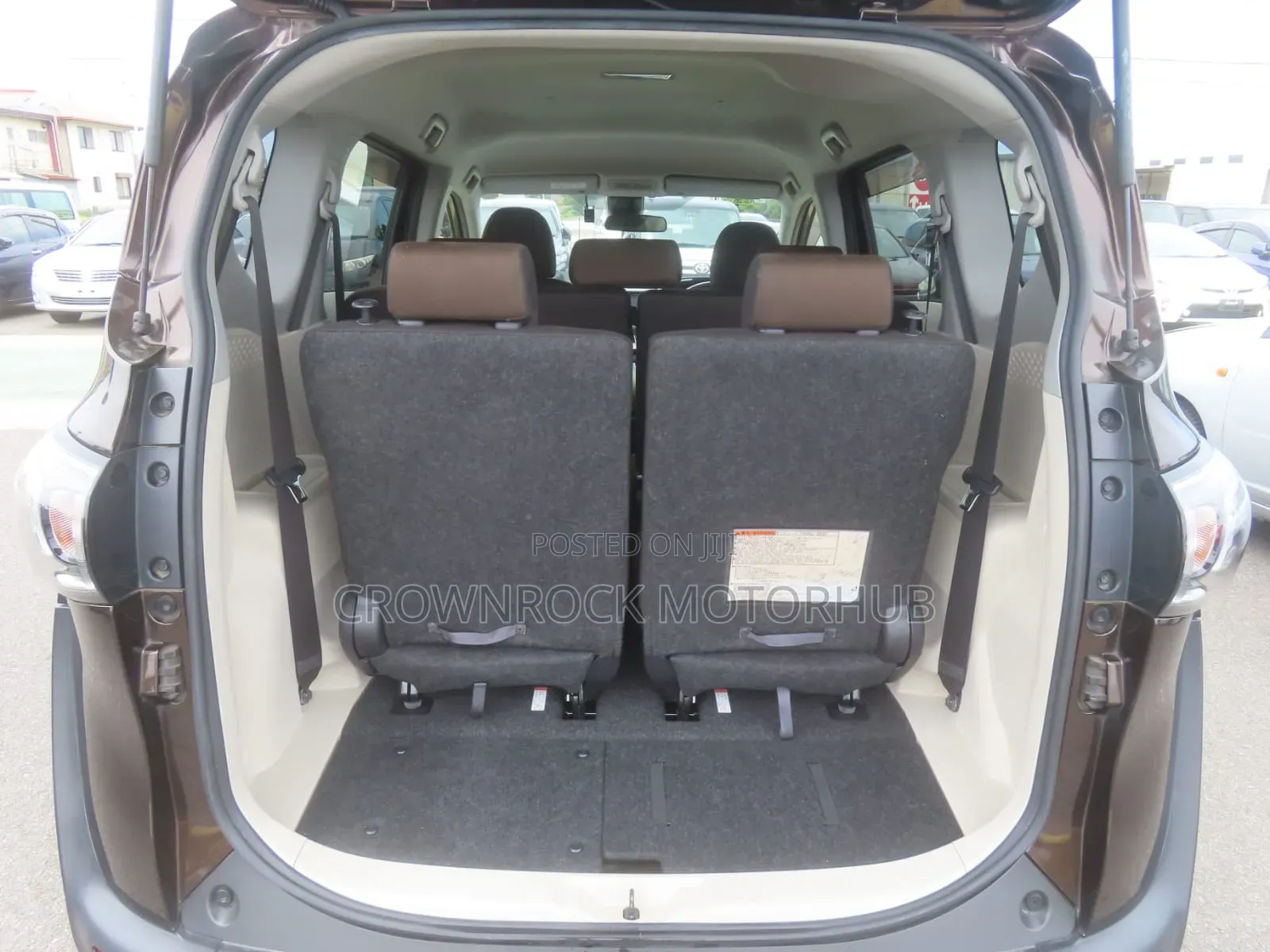 Toyota Sienta 2019 Brown
