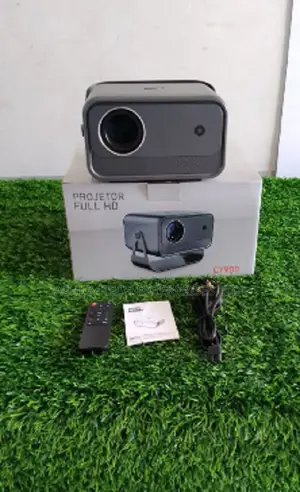 CY 900 HD Video Projector – Portable Movie Projector