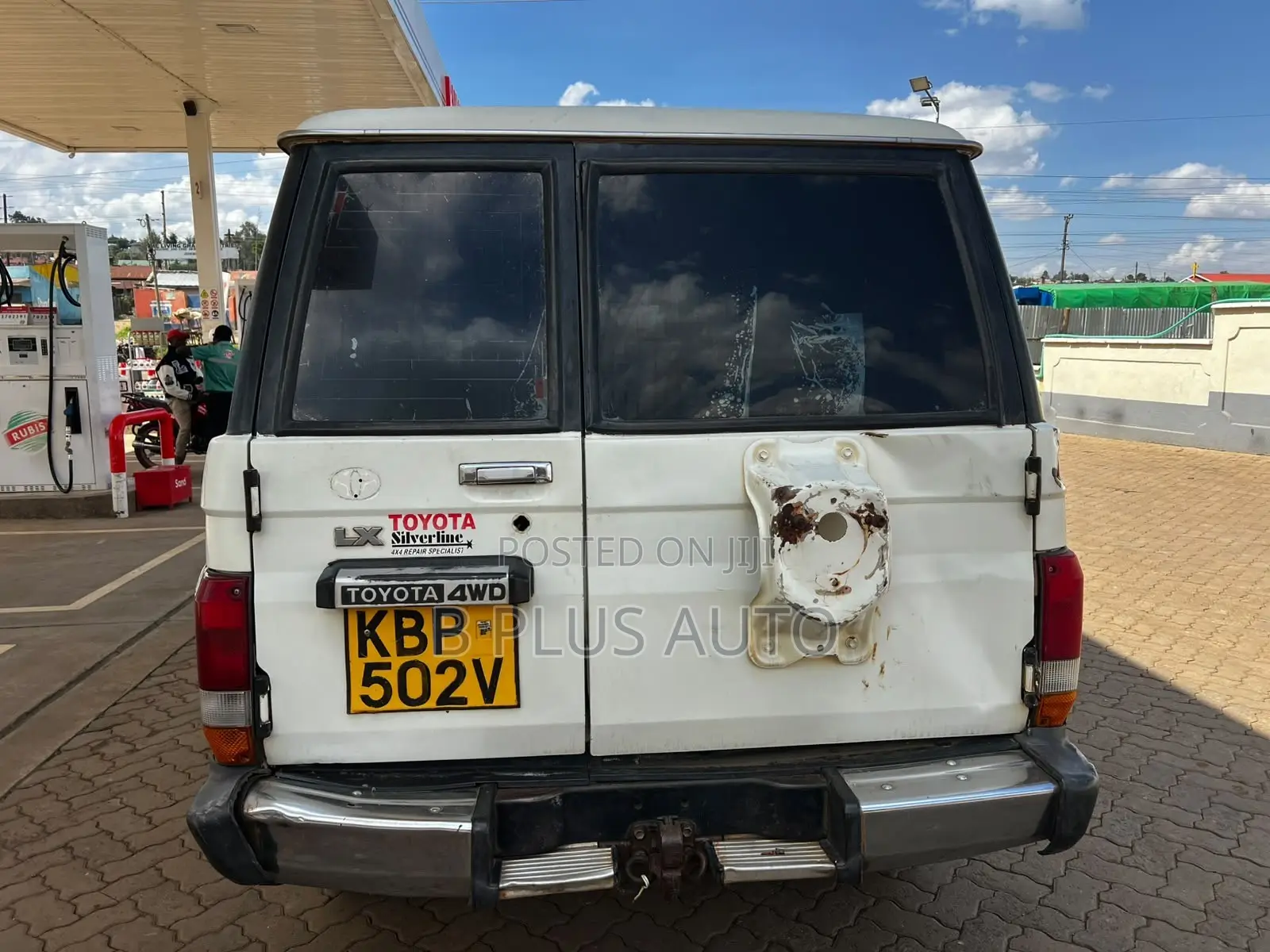 Toyota Land Cruiser 2001 White