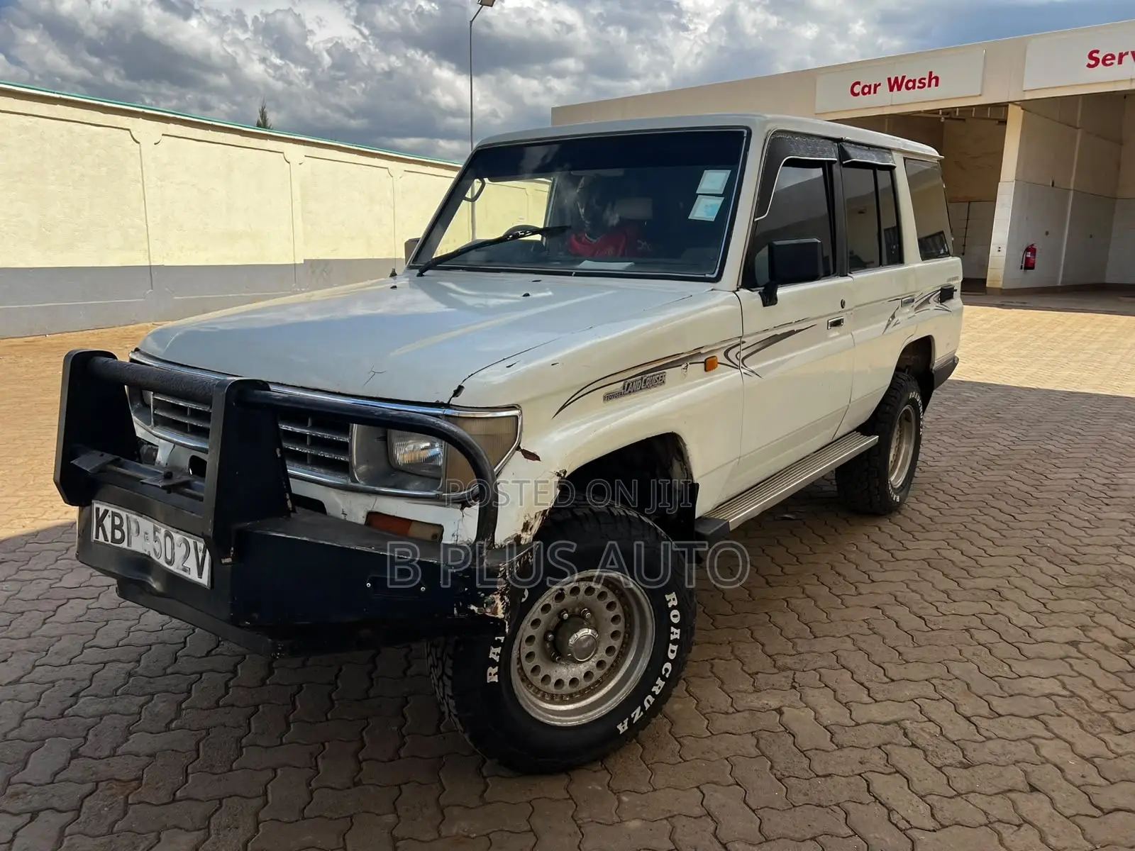 Toyota Land Cruiser 2001 White
