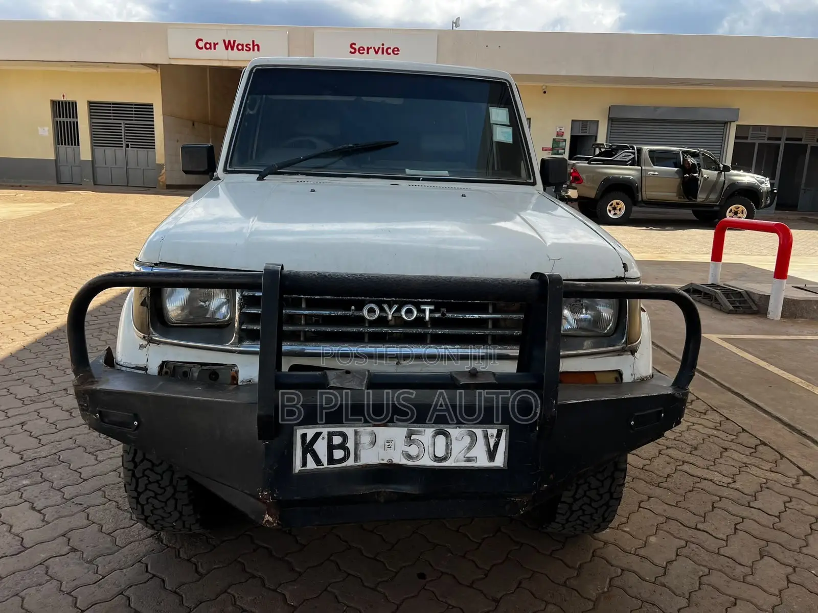Toyota Land Cruiser 2001 White