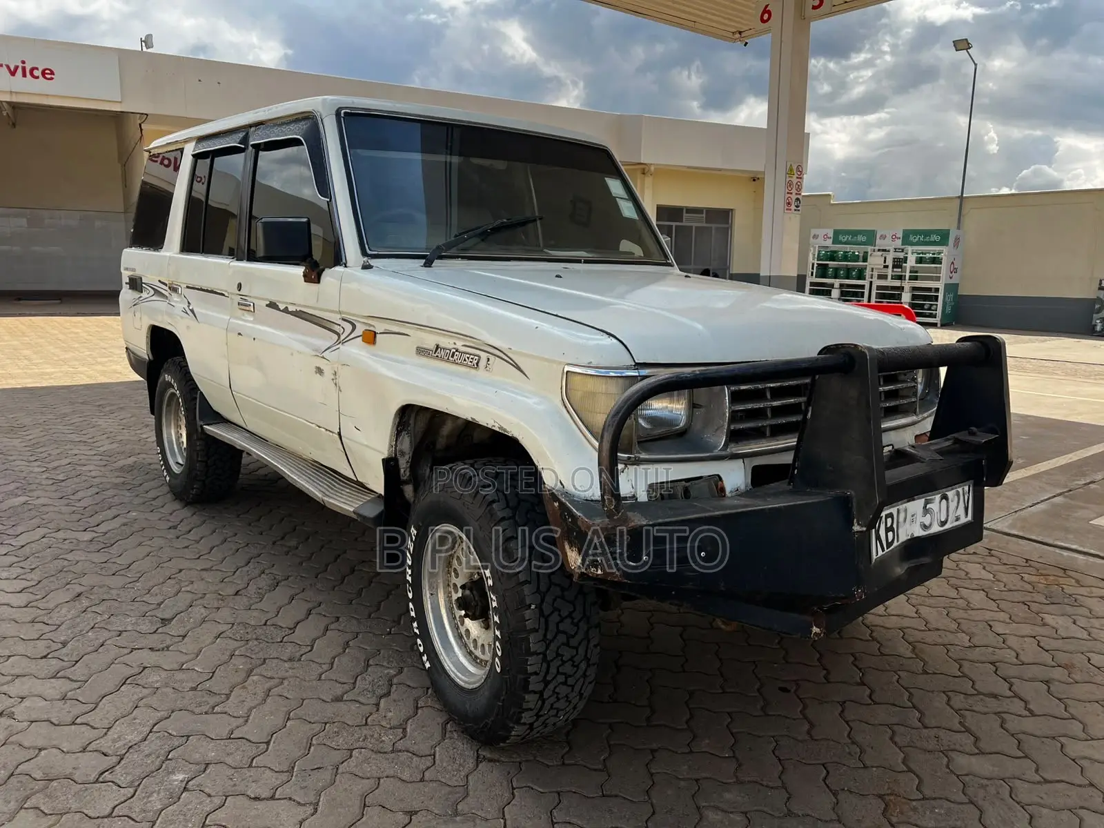 Toyota Land Cruiser 2001 White