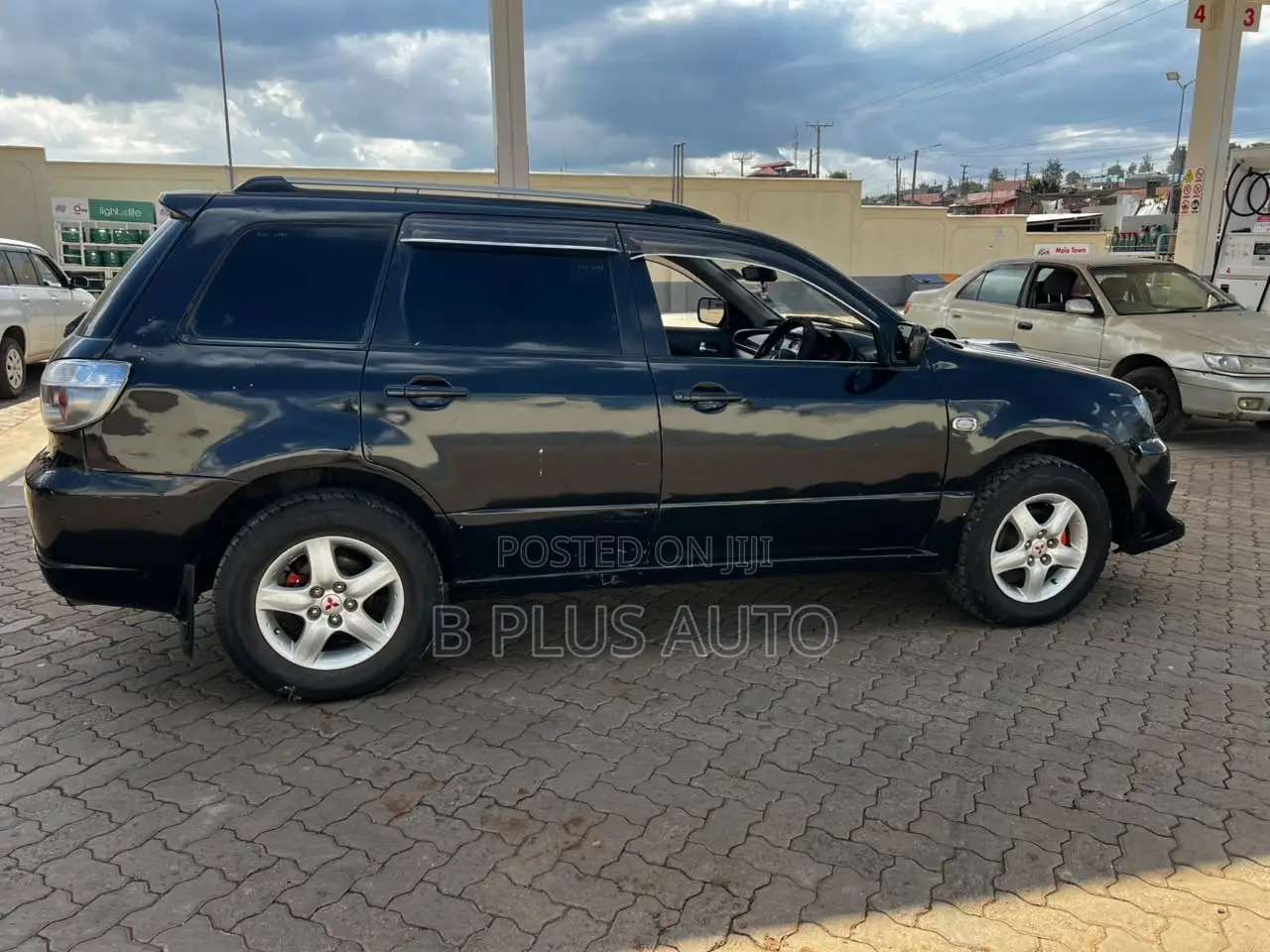 Mitsubishi Airtrek 2004 Black