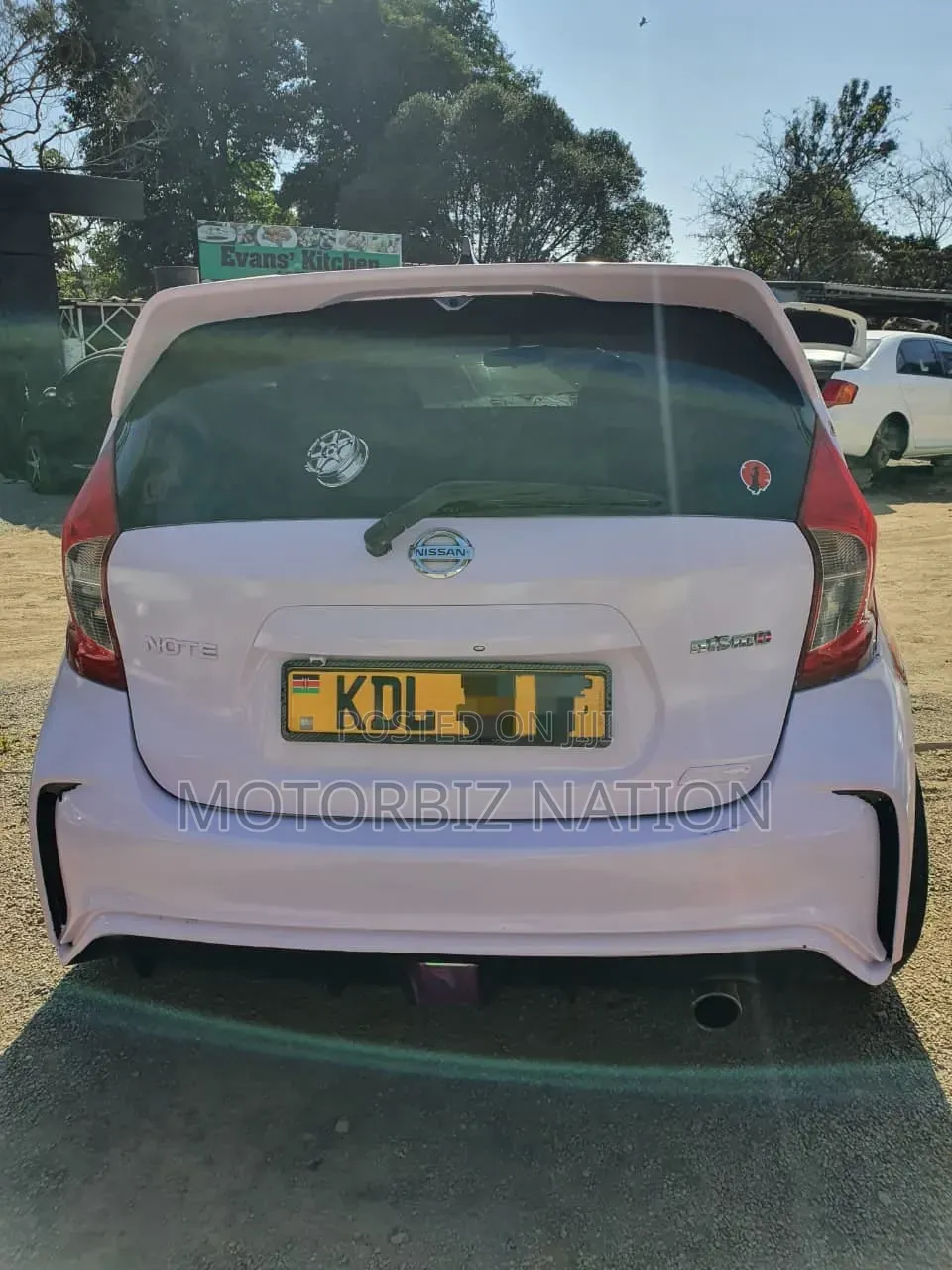 Nissan Note 2016 Pink