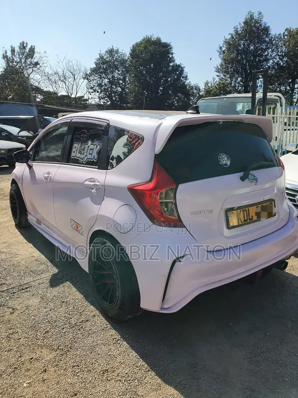 Nissan Note 2016 Pink
