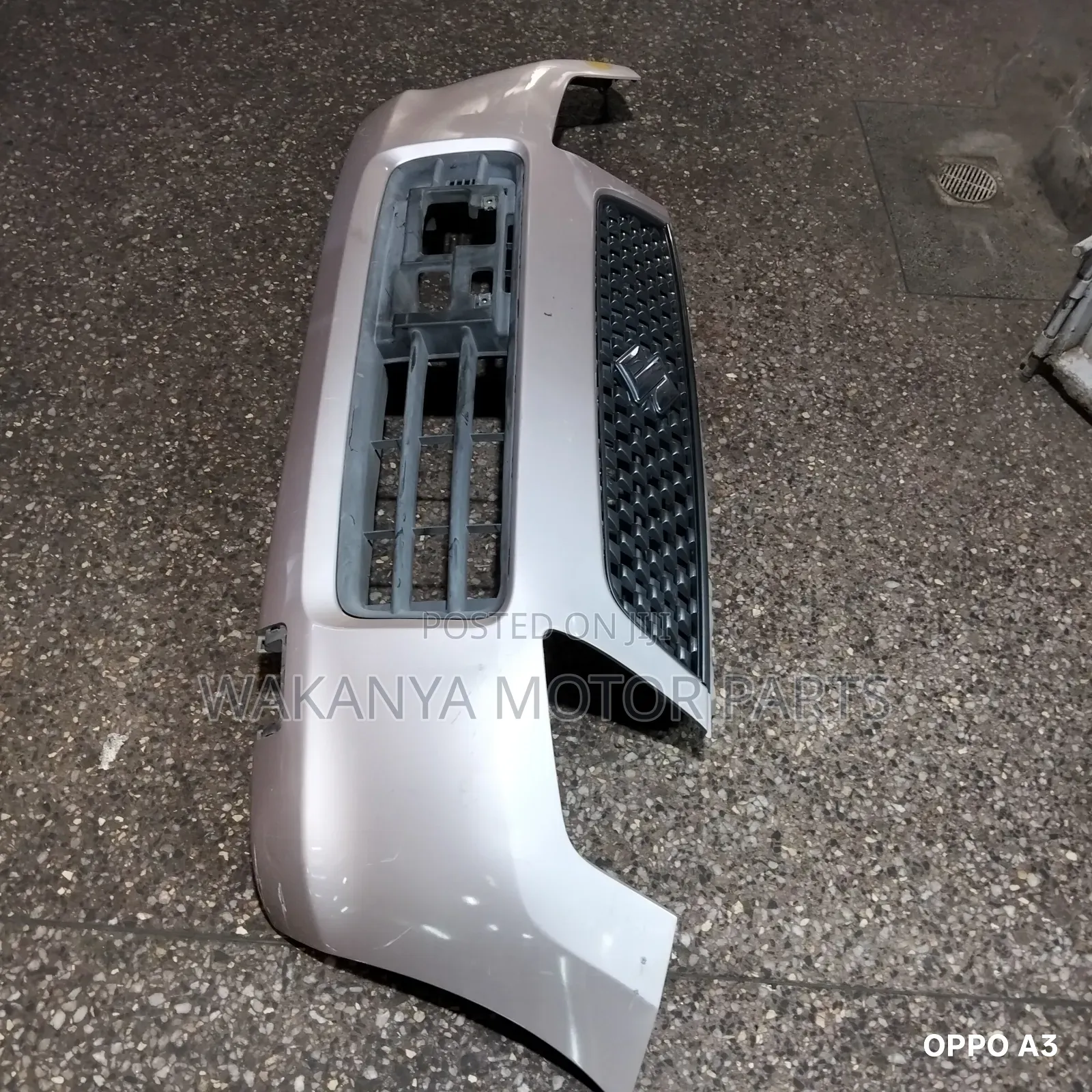 Suzuki Wagon R Front Bumper, Model 2014. Clean Ex Japan