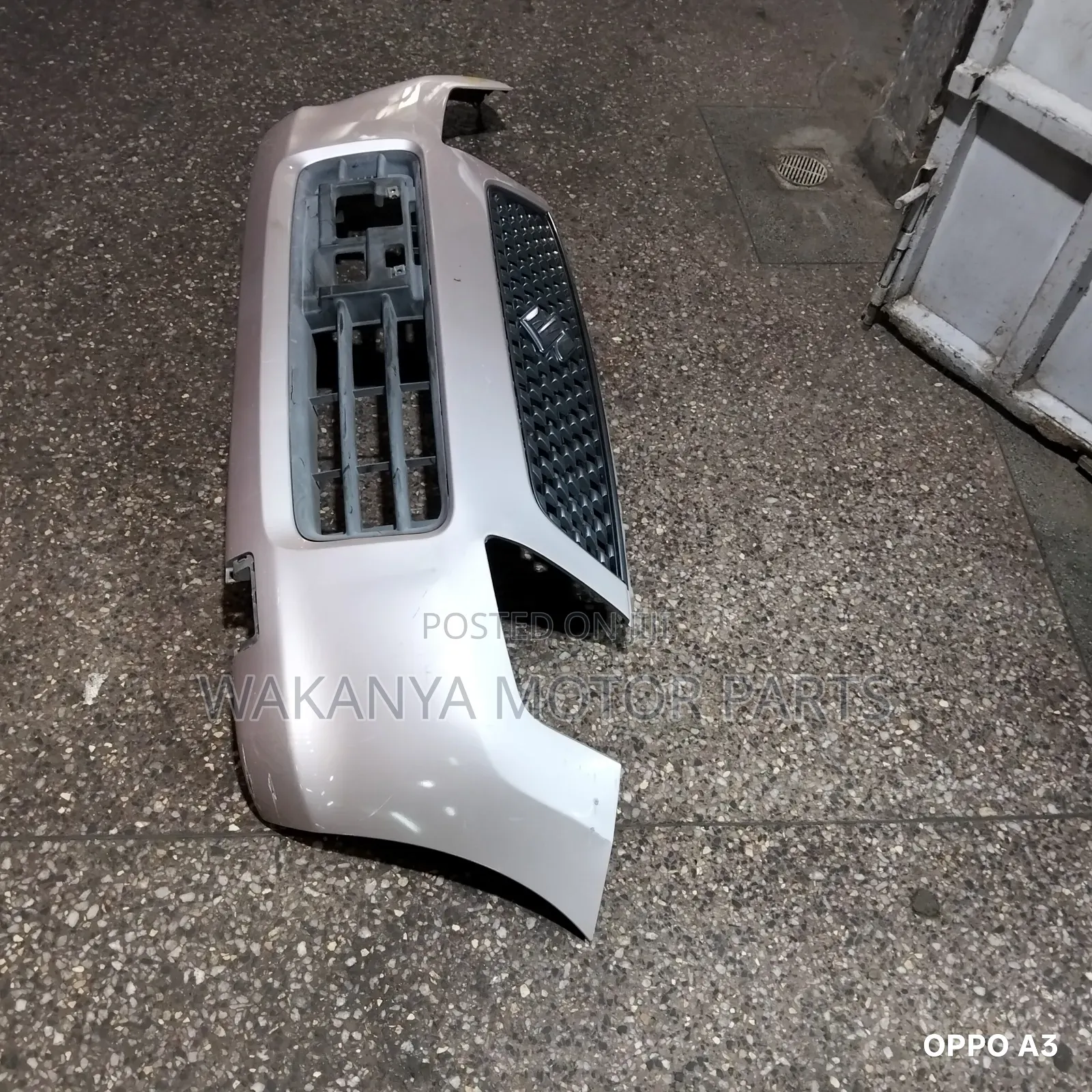 Suzuki Wagon R Front Bumper, Model 2014. Clean Ex Japan