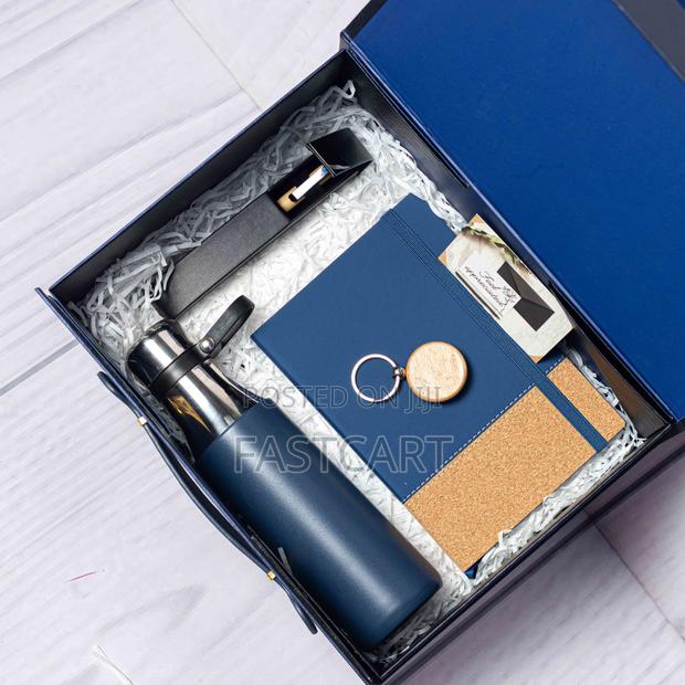 Executive Gift Set With Flask, Notebook, Pen With Pen Casing Keychain - thumbnail 3