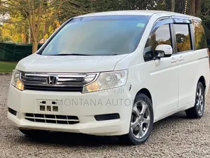 Honda Stepwgn 2012 White
