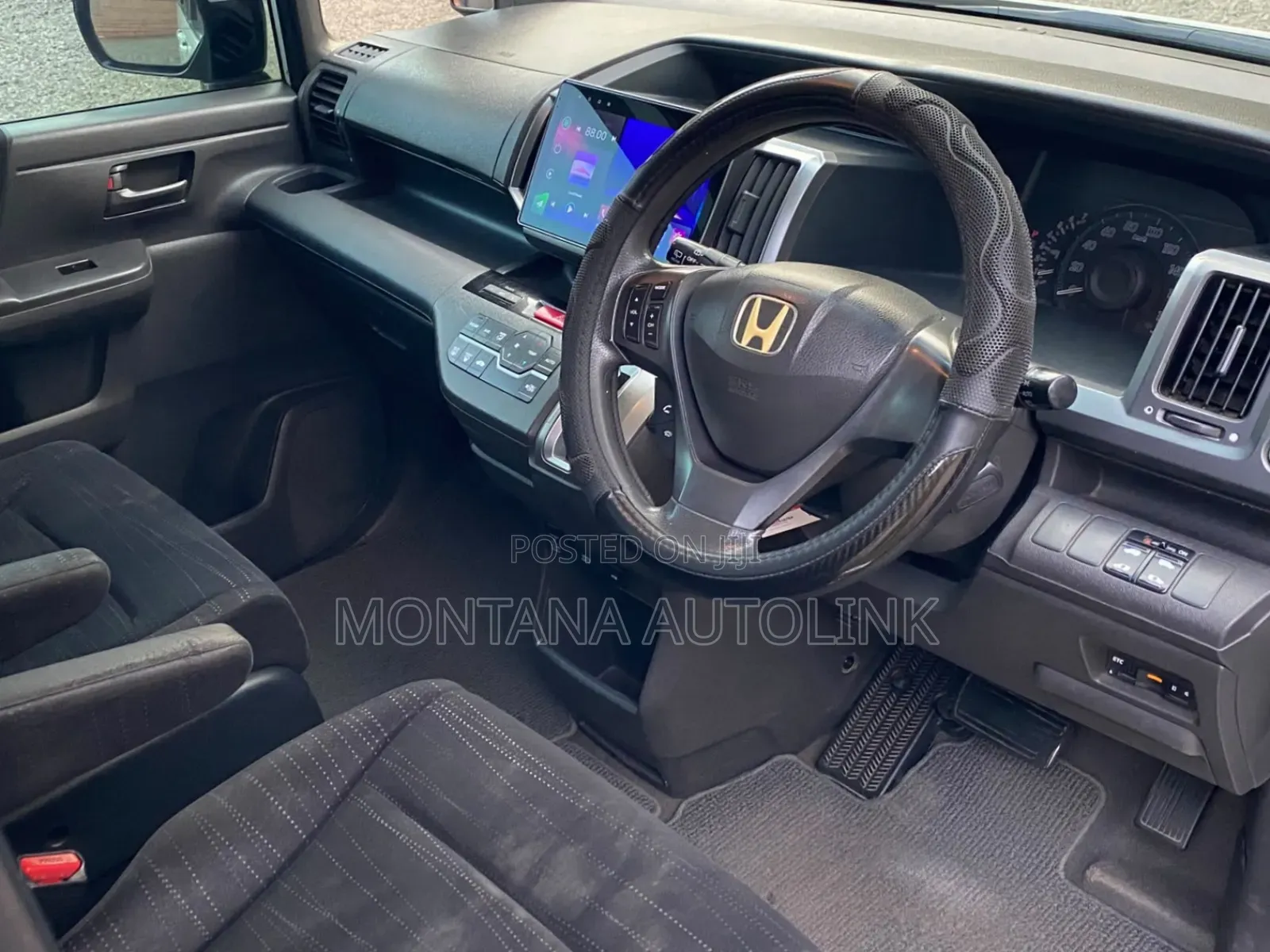Honda Stepwgn 2012 White