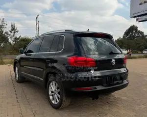 Volkswagen Tiguan 2012 Black