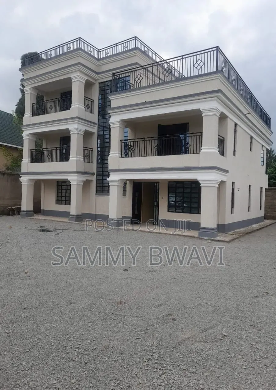 6bdrm Maisonette in Real Estate, Karai for sale