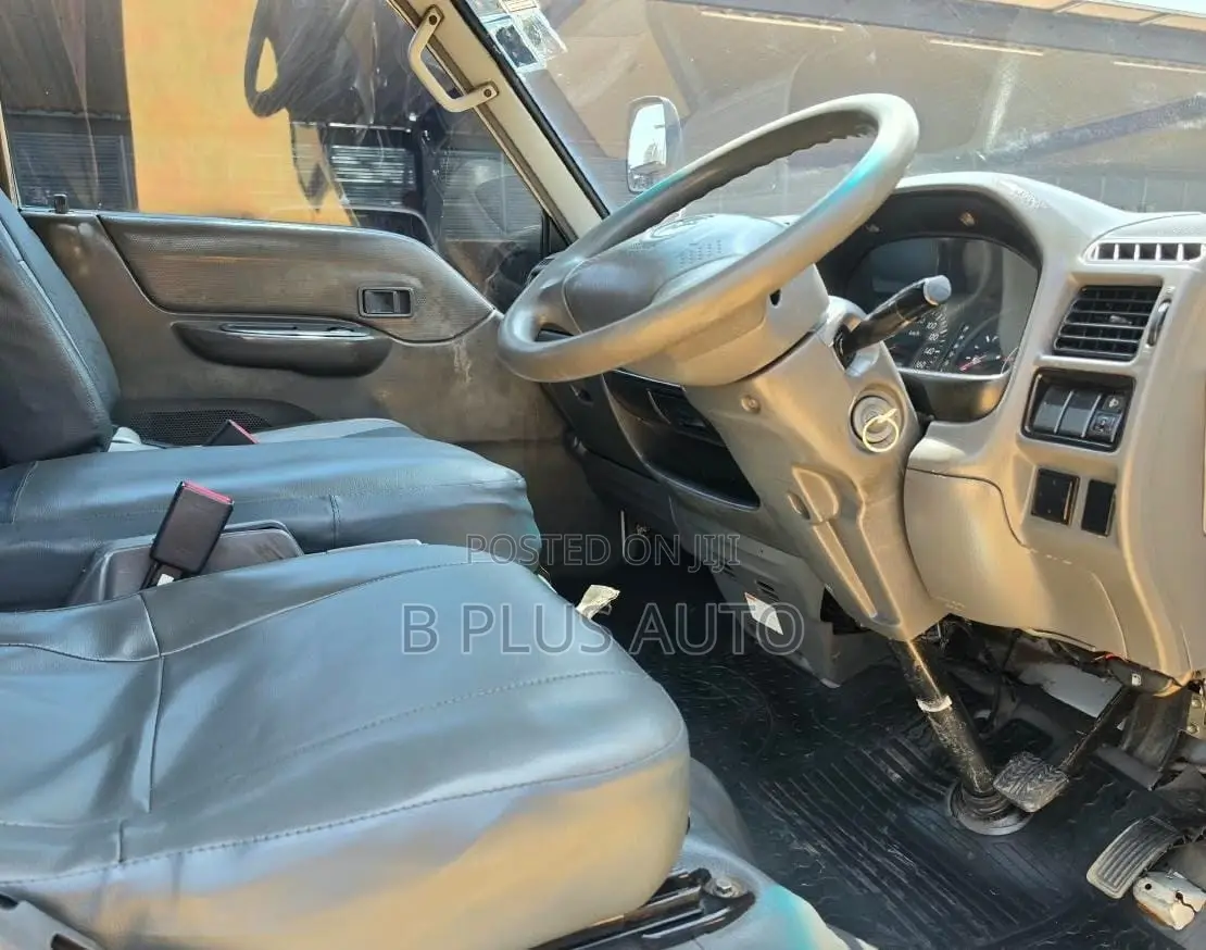 Mazda Bongo 2014 White