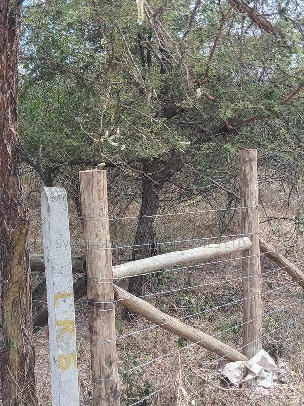 10 Acres Touching Mombasa-Nairobi Highway in Sultan Hamud Is for Sale